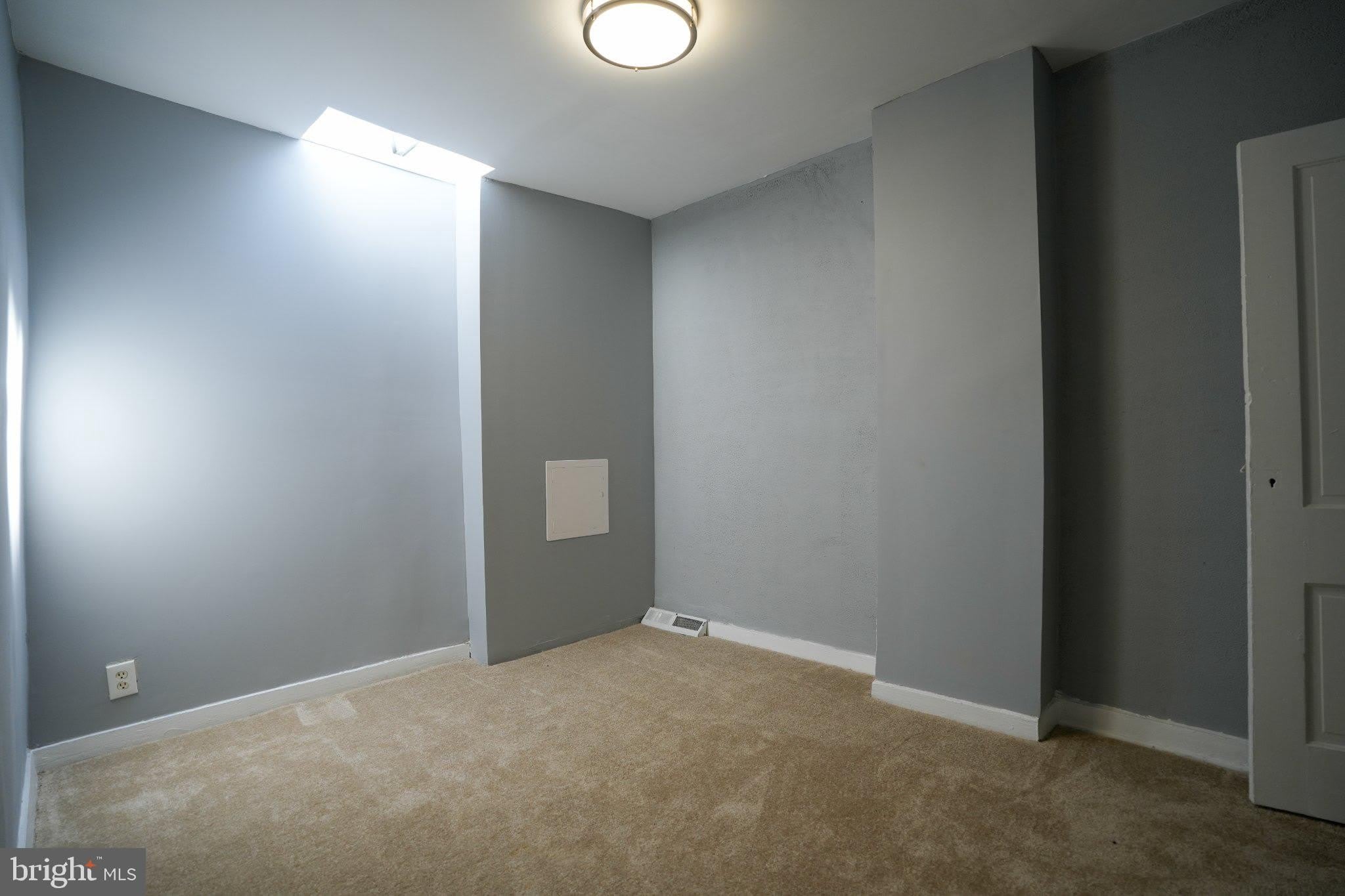 1603 E LANVALE Street – photo 2