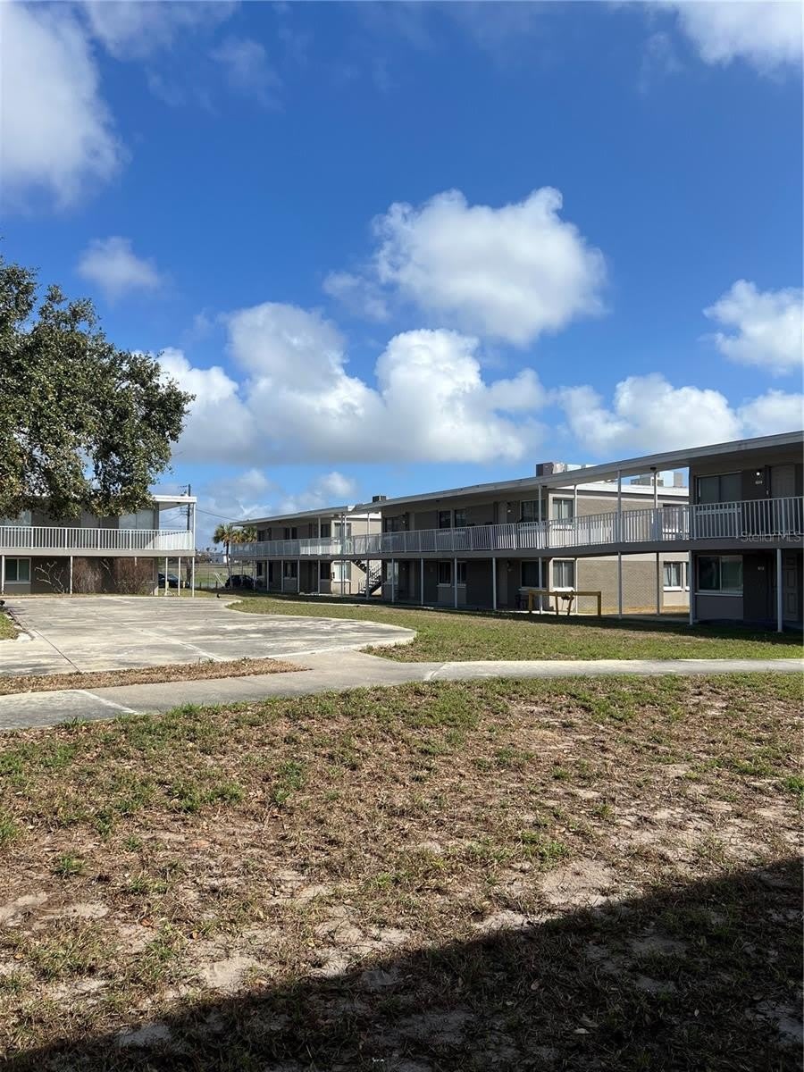 800 N FISKE Boulevard – photo 2