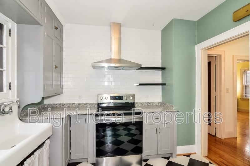 969 Saint Clair Avenue 1 – photo 1