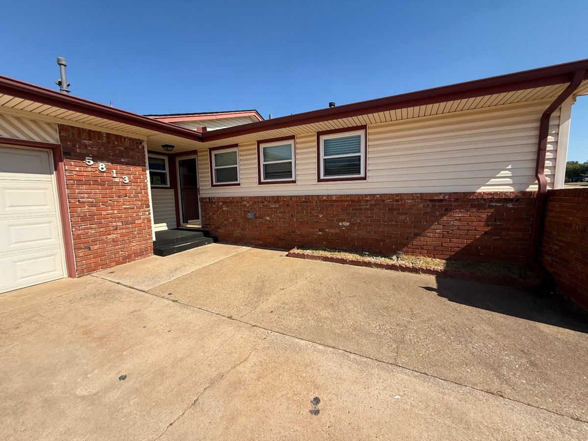 5813 NW 66th St – photo 2