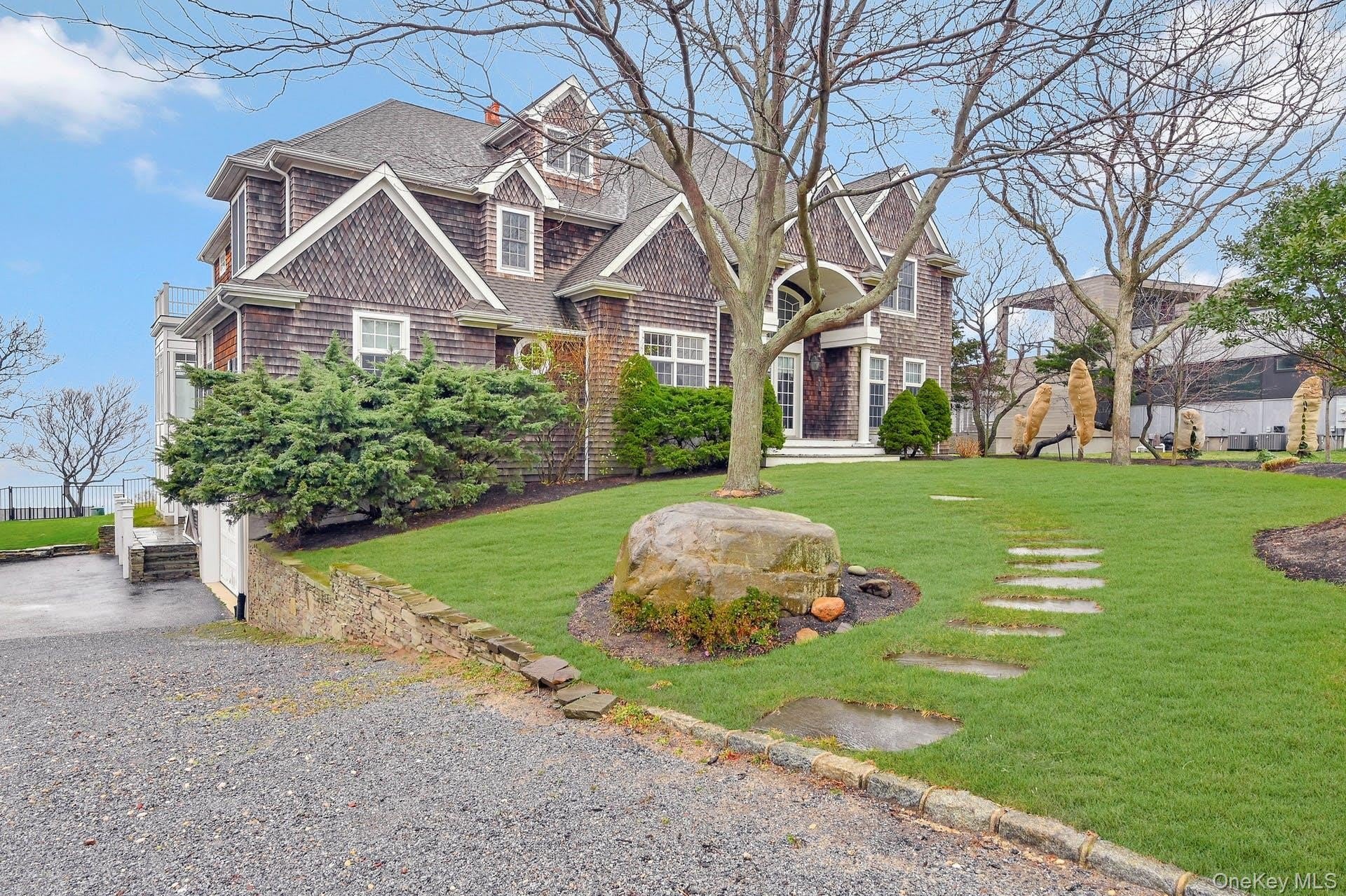 580 Lloyds Lane – photo 2