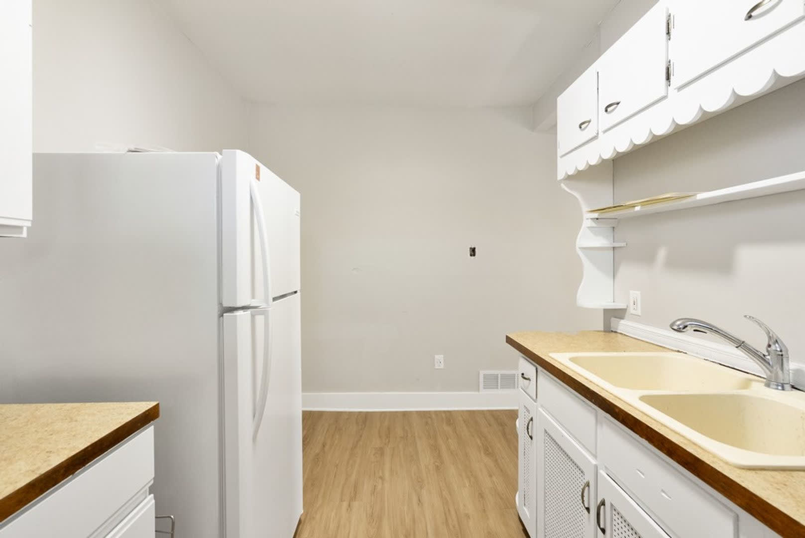 1015 W 22Nd St – photo 4