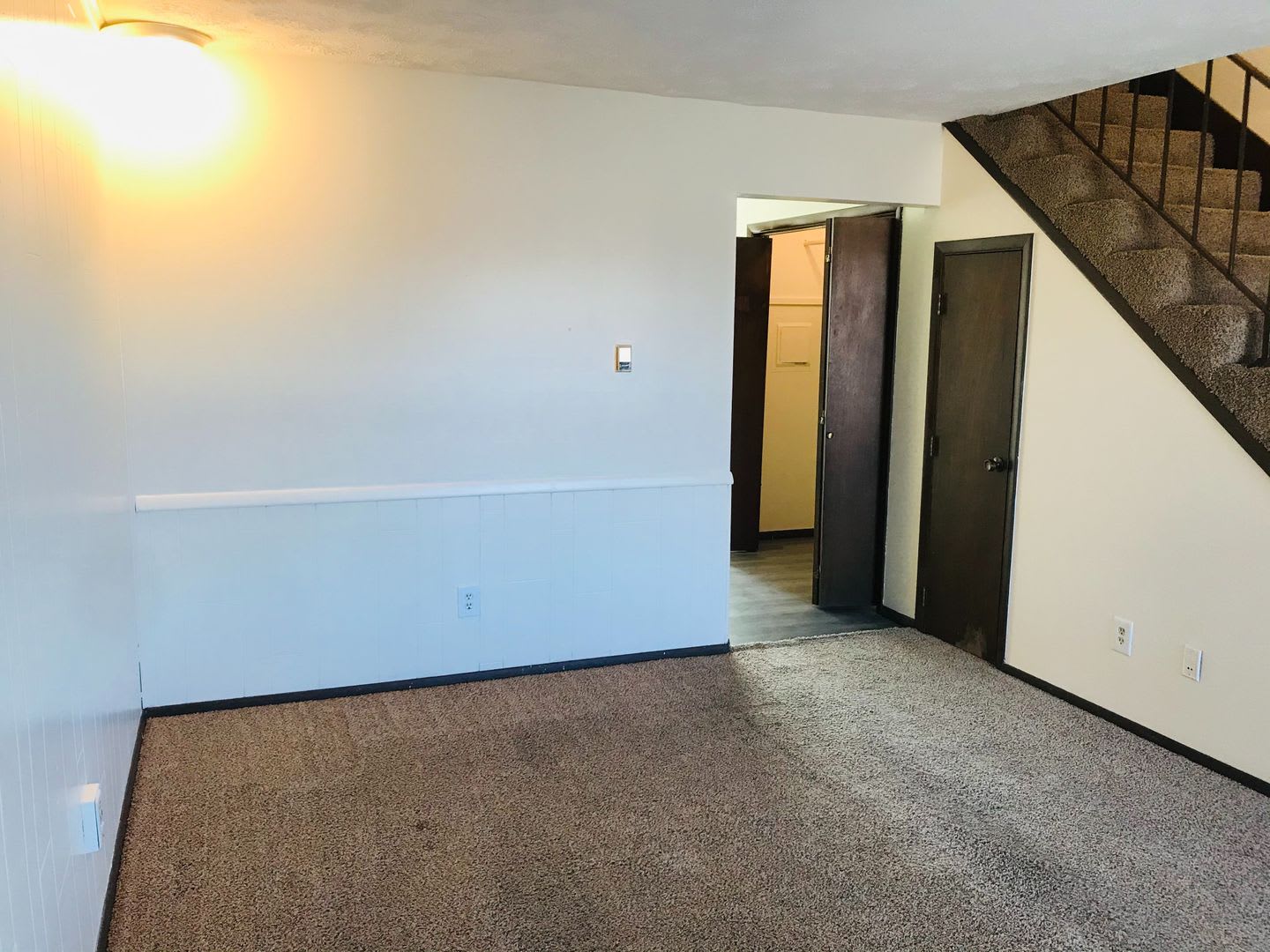 2 Bedroom 1.5 bathroom Townhome – photo 3