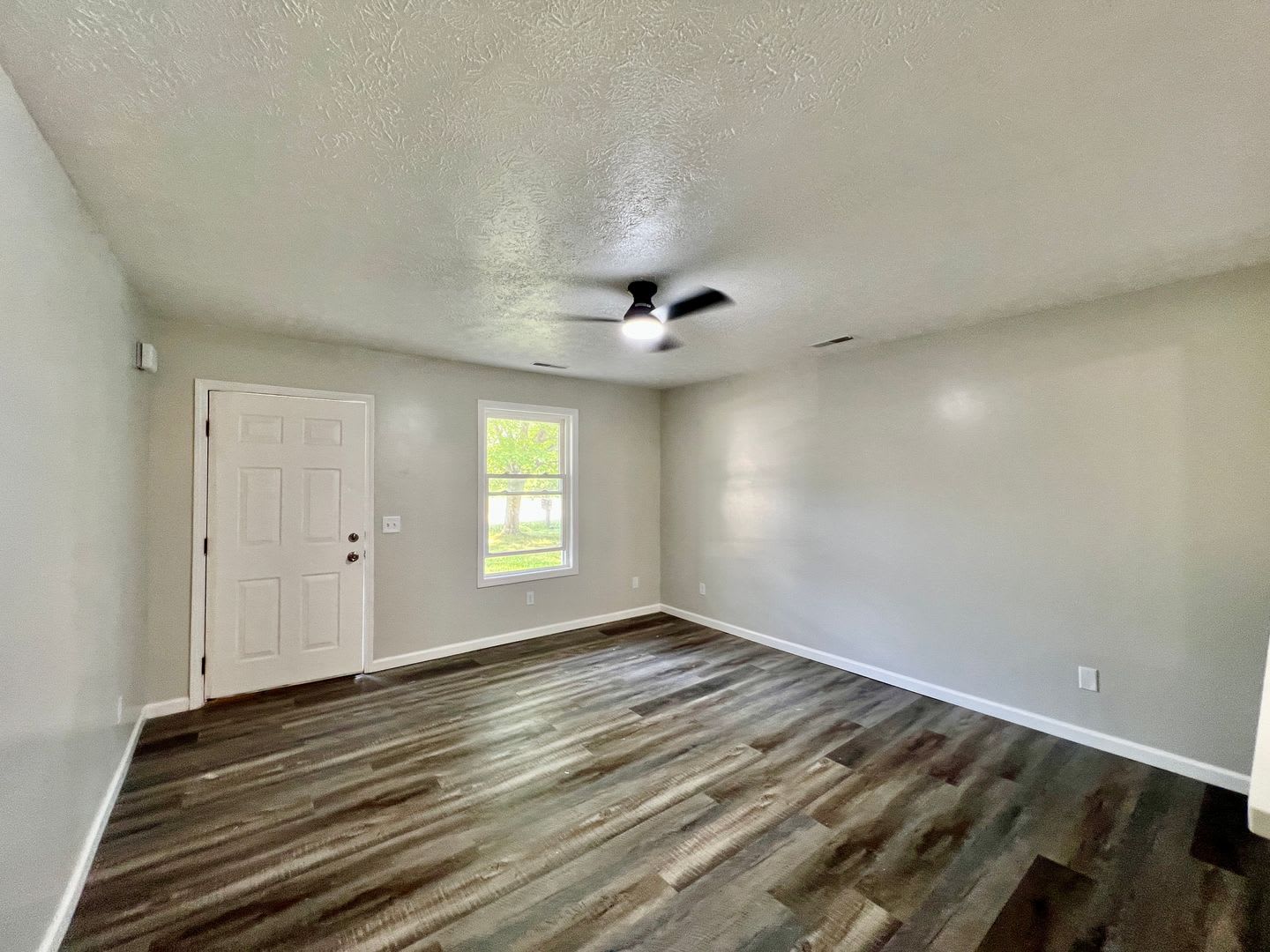 Renovated 3 Bedroom Home – photo 5