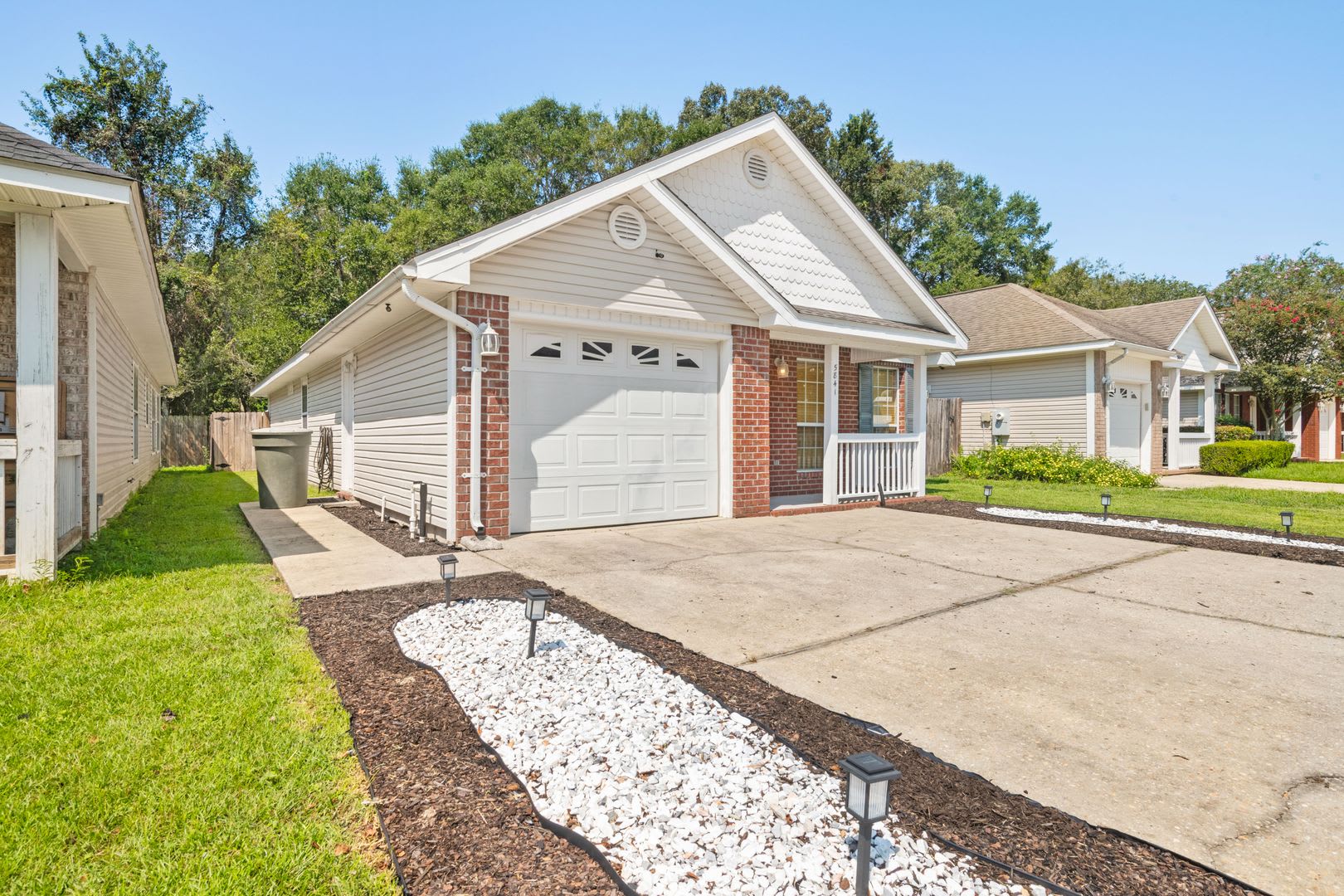 4 Bedroom Home In Quiet Neighborhood – photo 2