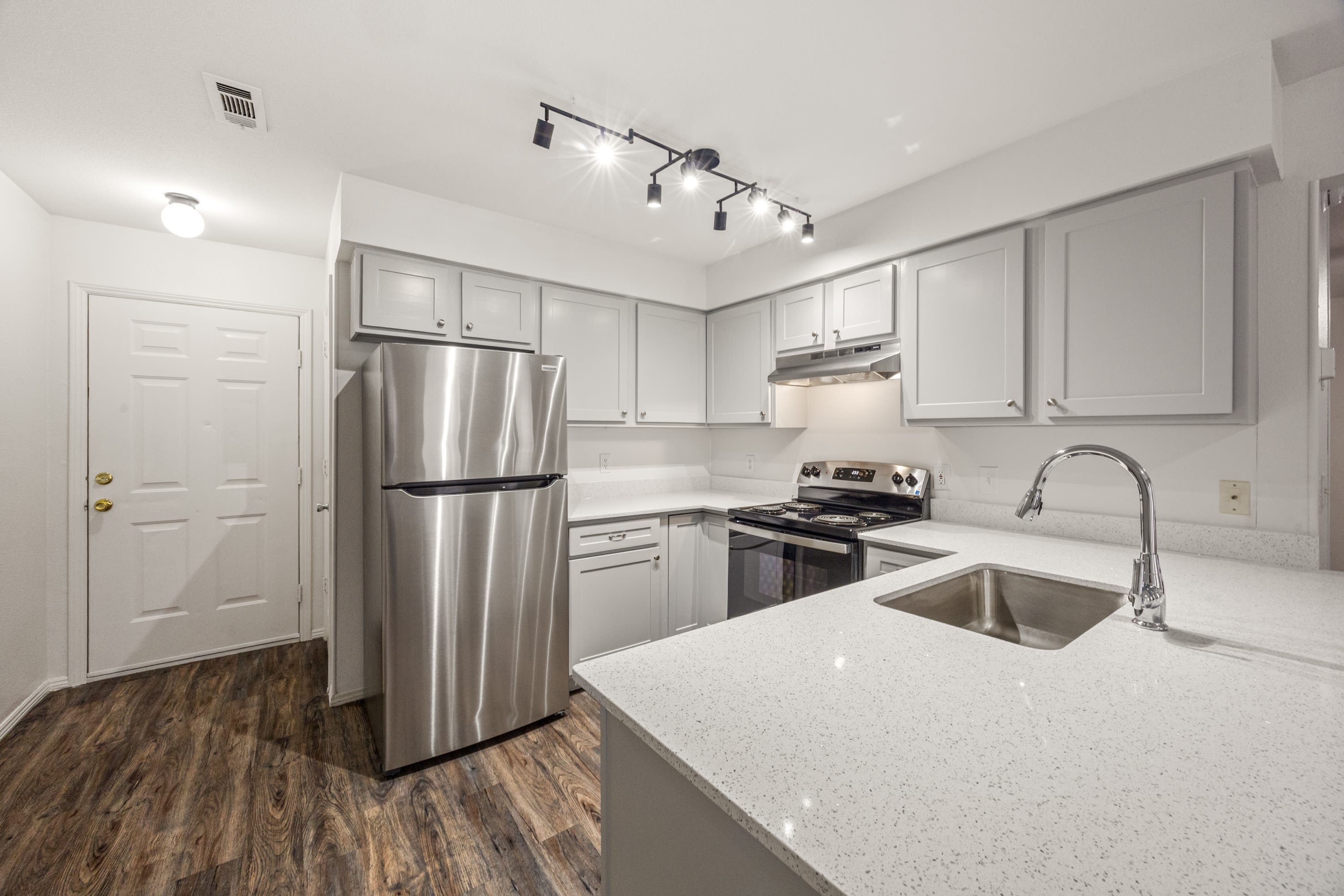 1002 North Molly Court – photo 1