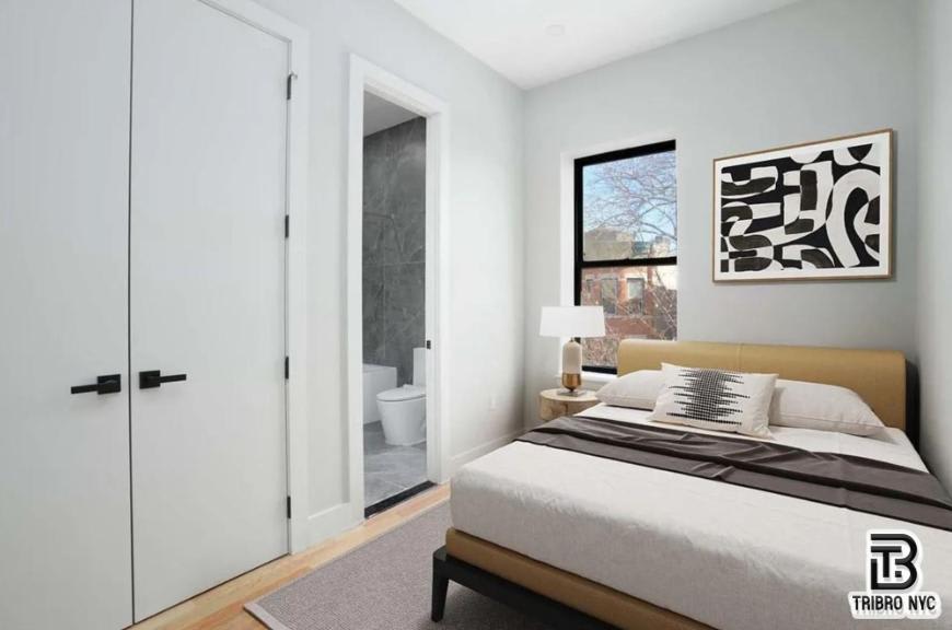 863 Hart St – photo 5