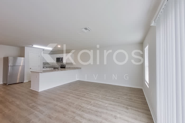 413 Western Avenue South – photo 3