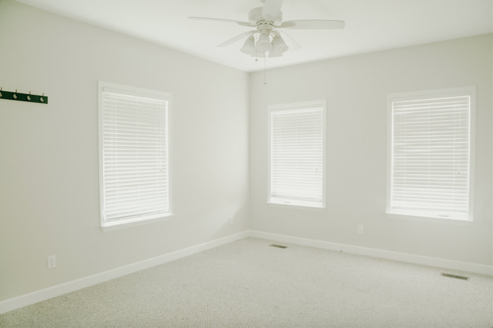 3 Bedroom 2 Bath Home Near St Elmo – photo 5