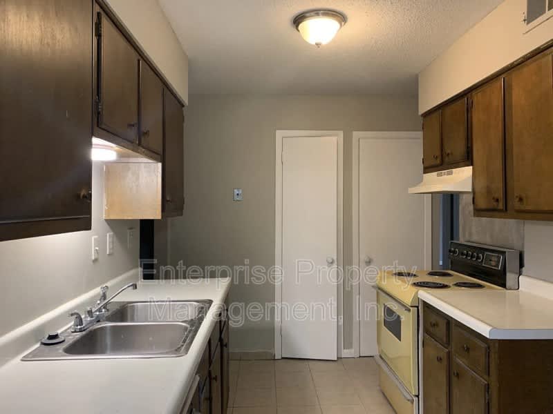 4722 Queens Lace Ct – photo 5