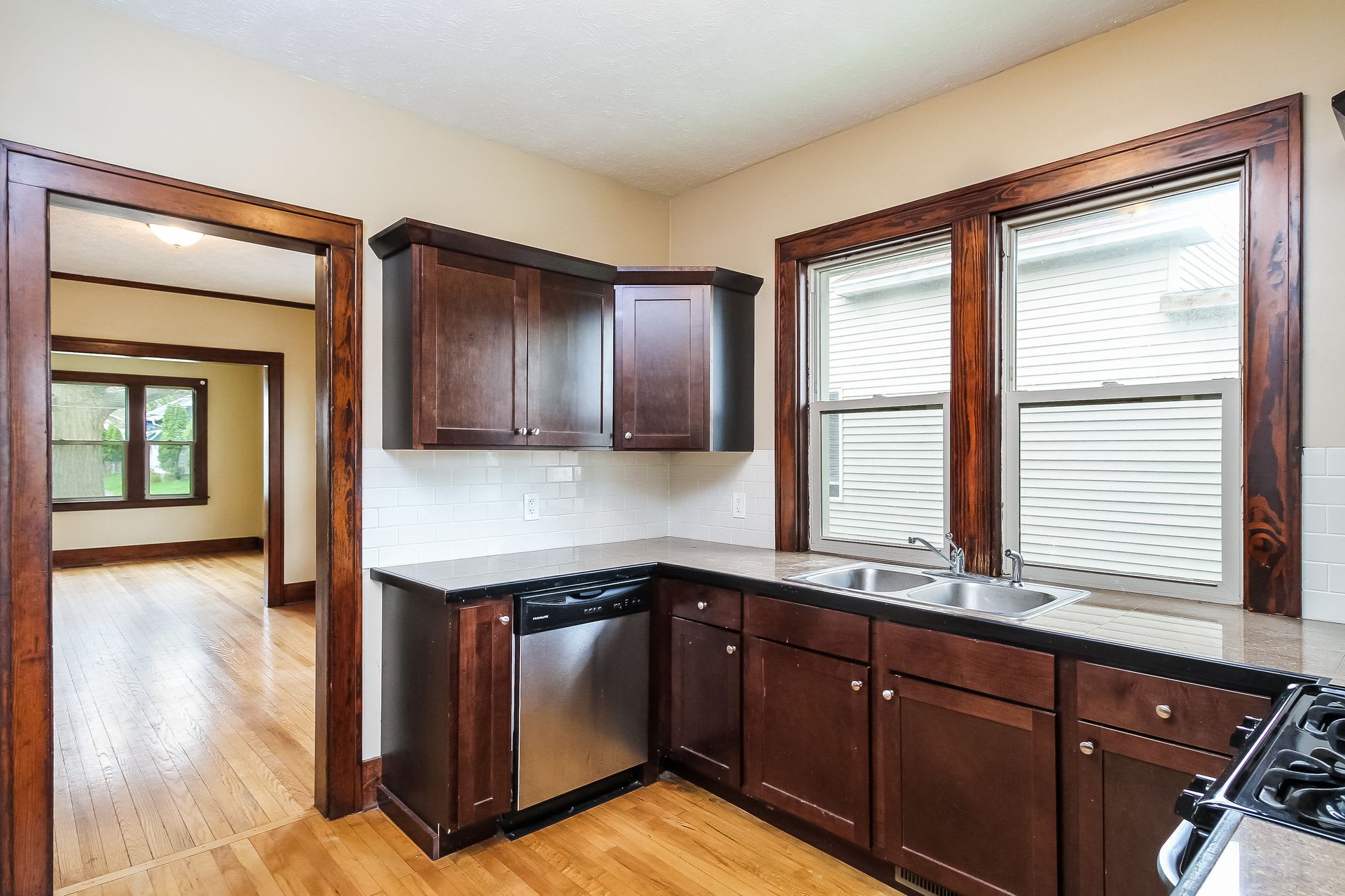 1135 Crescent Street Northeast – photo 5