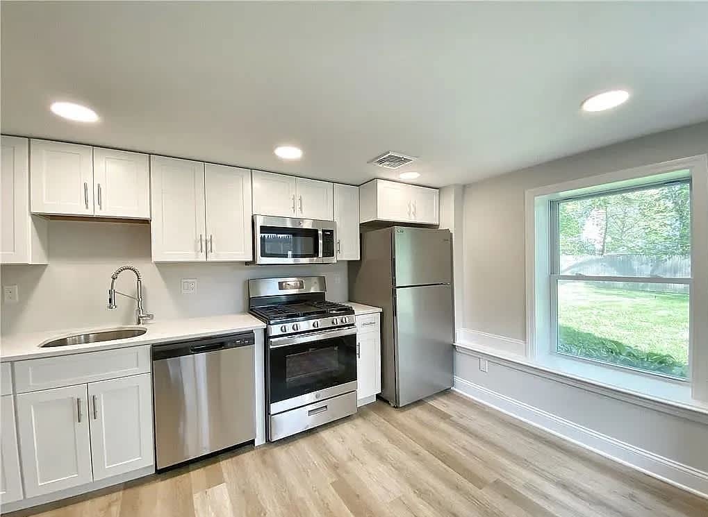 96 Cold Spring Rd # 2 – photo 3