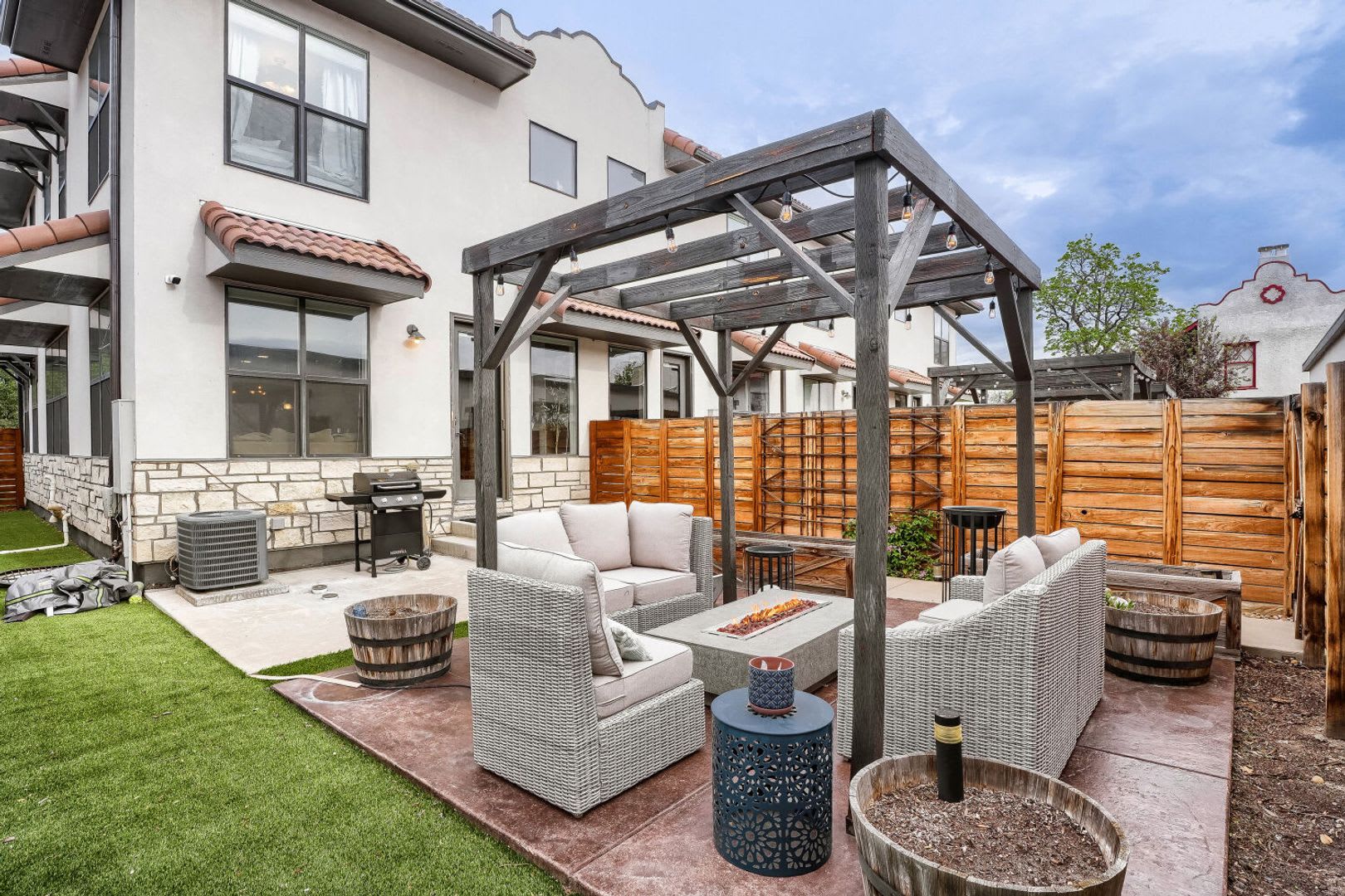 Bright Inviting Home Access To All – photo 4