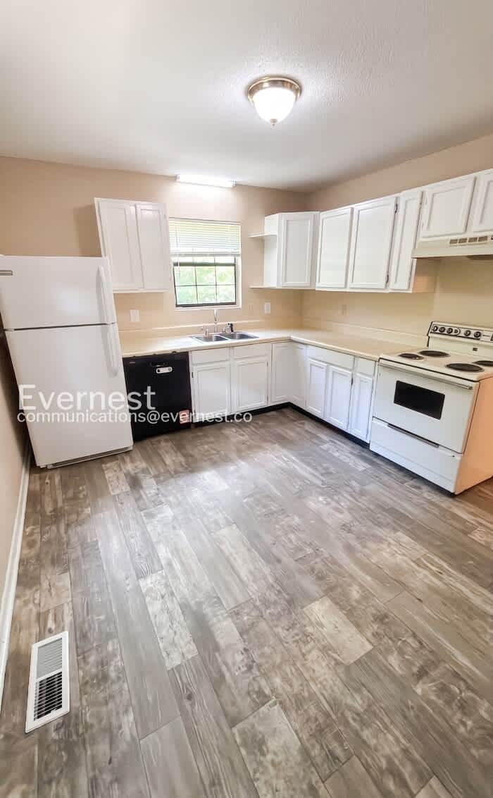 1710 Ichabod Lane – photo 2