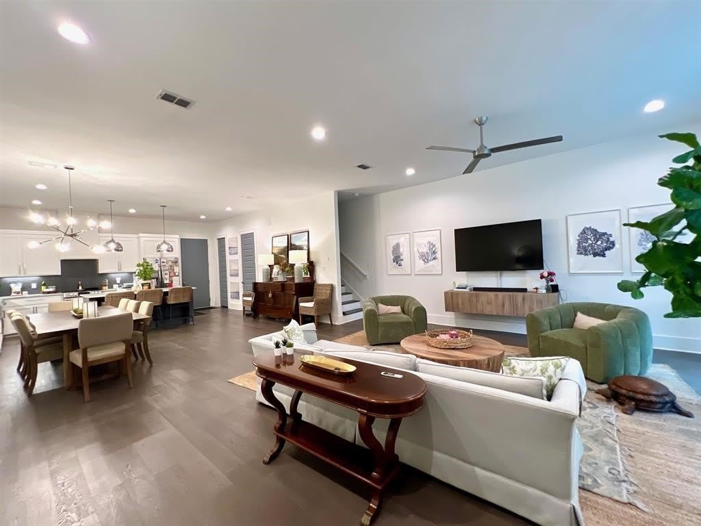 1543 Pine Street – photo 2
