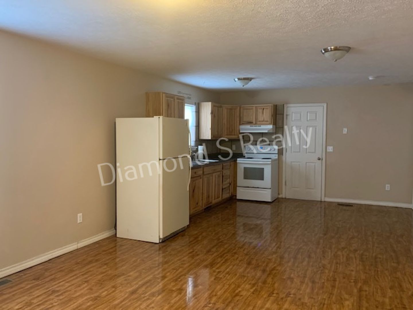 3 Bedrooms 1 Bath Cute And Charming Home Available Early May – photo 5