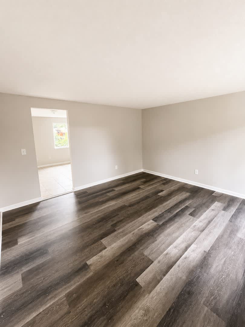 3 Bed Home in Blacklick Estates with Big Backyard &amp; Great Layout! – photo 3