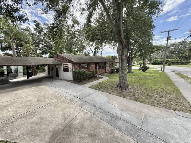 1502 West Country Club Drive – photo 2
