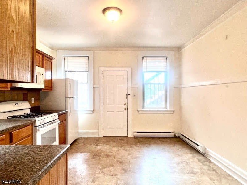 67 Bay St – photo 5