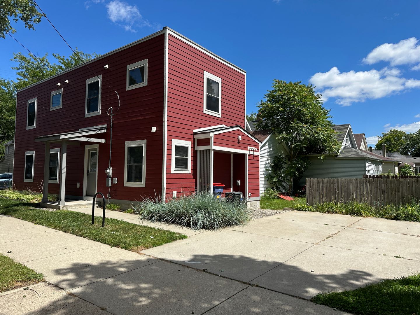 924 Dayton SW- Central air! Laundry! Lawn service included! – photo 2