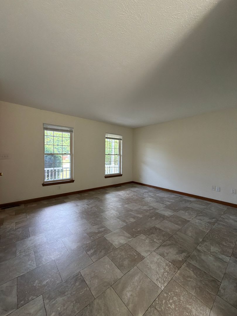 LIMITED TIME $500 OFF FIRST MONTH RENT – photo 3