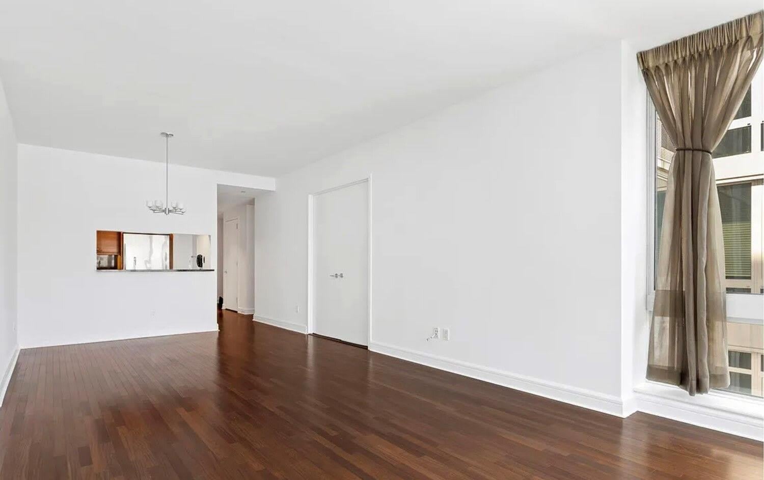 120 RIVERSIDE Boulevard – photo 2