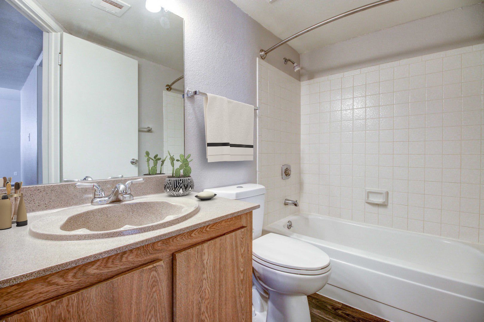 Las Brisas Apartments – photo 4