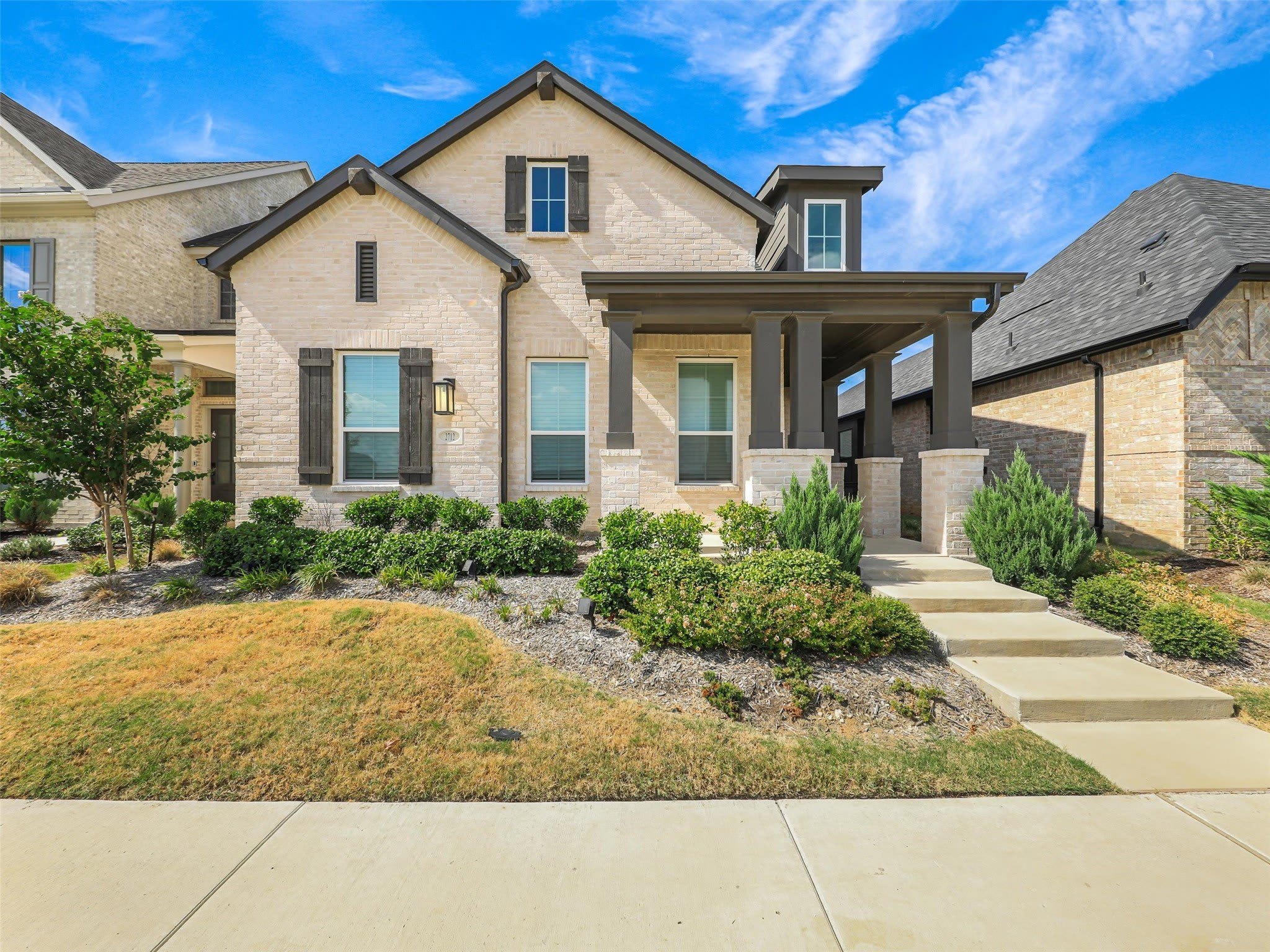2712 Biltmore Drive – photo 1