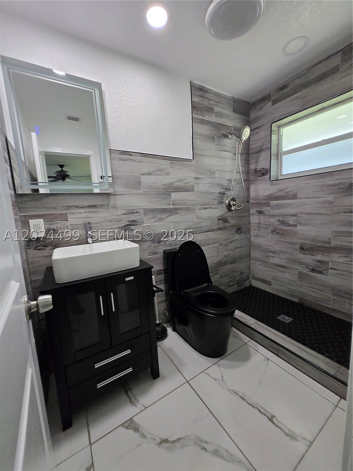 154 NW 14th Way – photo 5