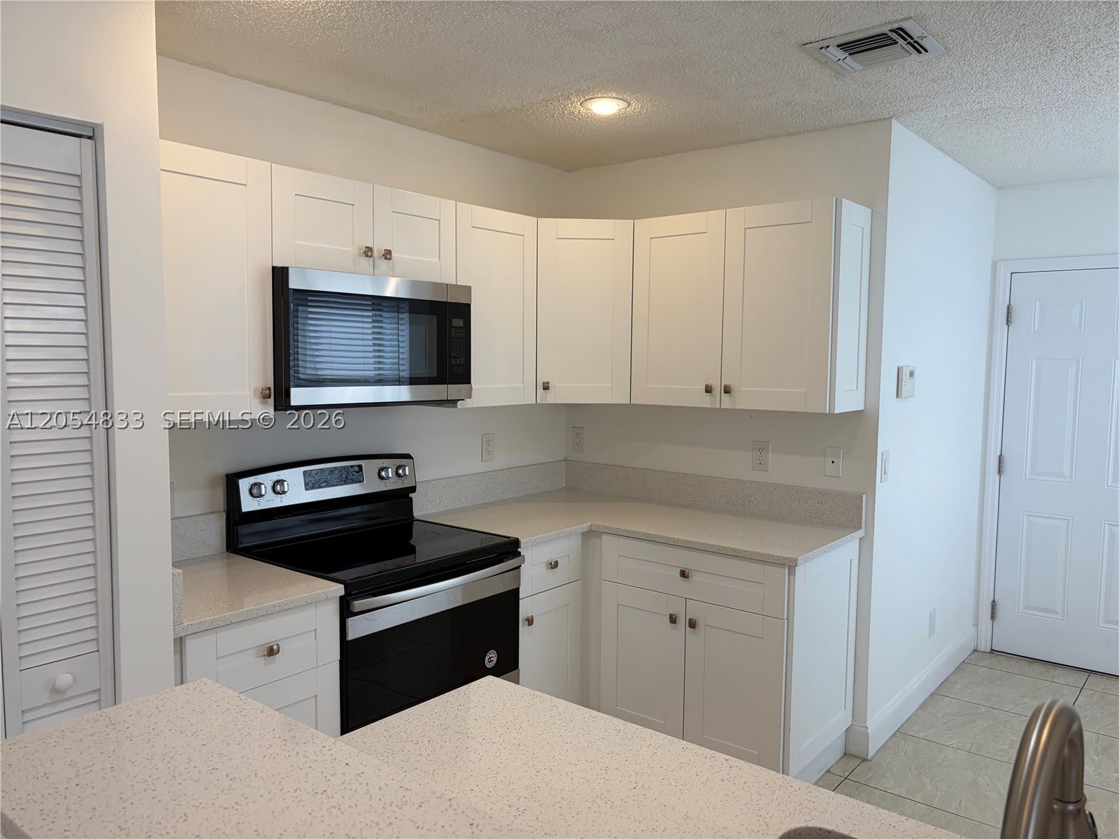 9020 Lake Park Cir N – photo 3