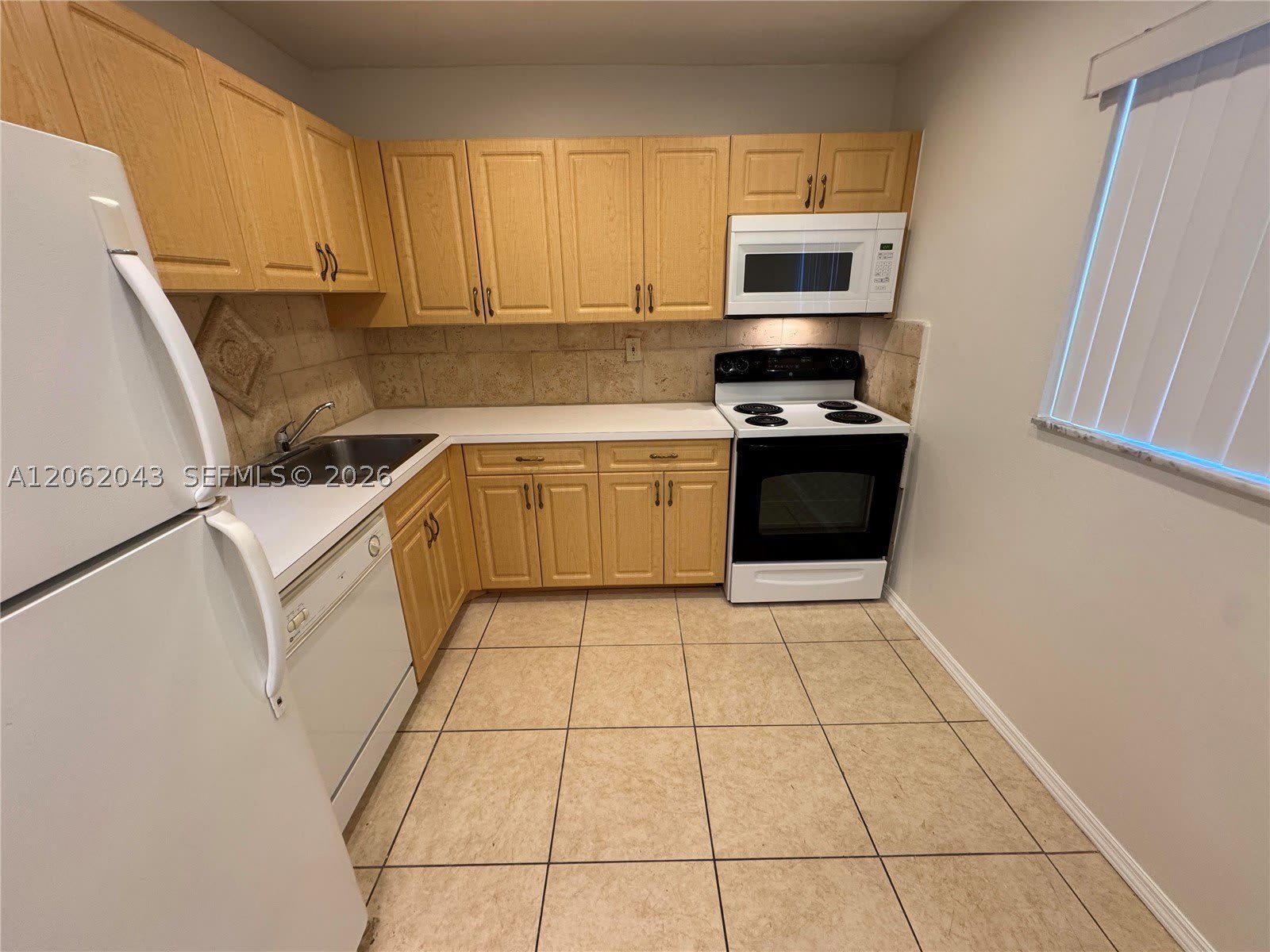 7700 Camino Real – photo 1