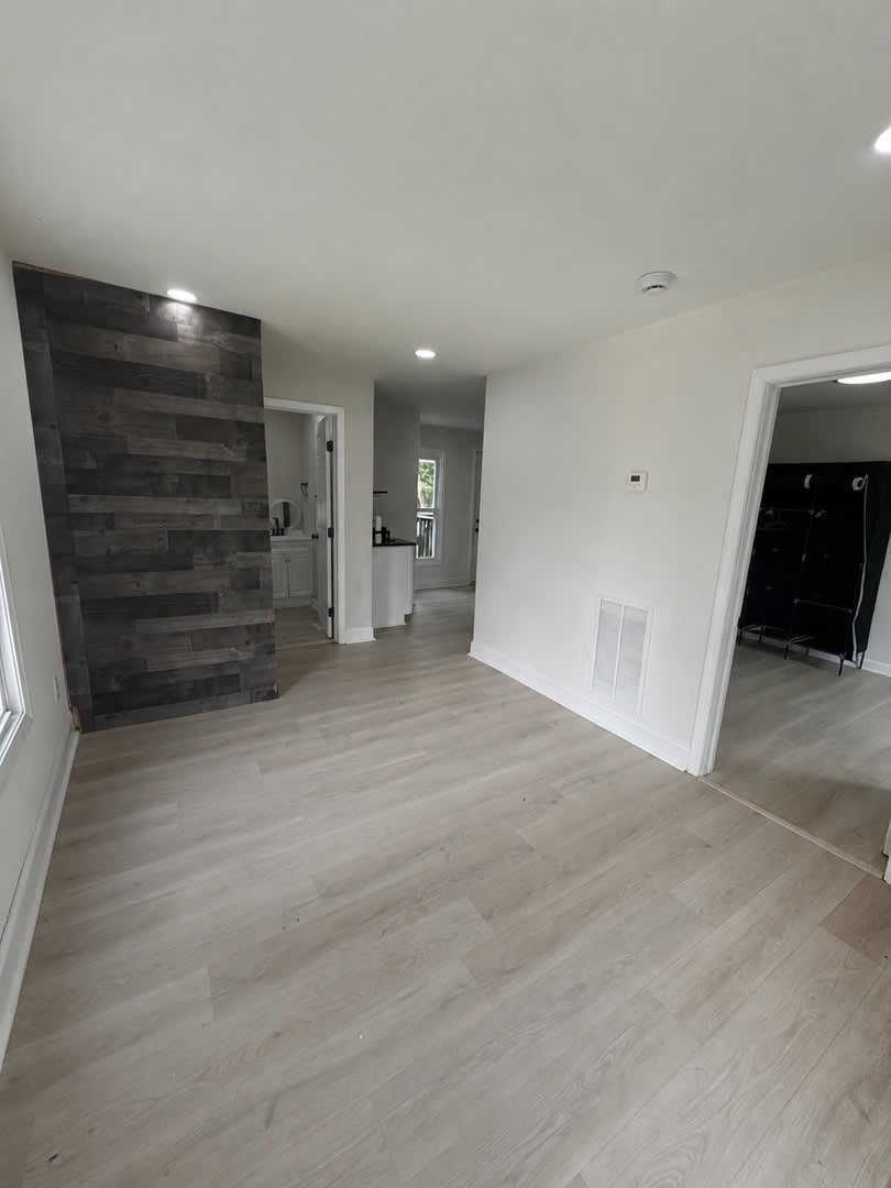 Bright Baltimore Home with Stainless Steel Appliances, In-Home Laundry & Spacious Yard – photo 2