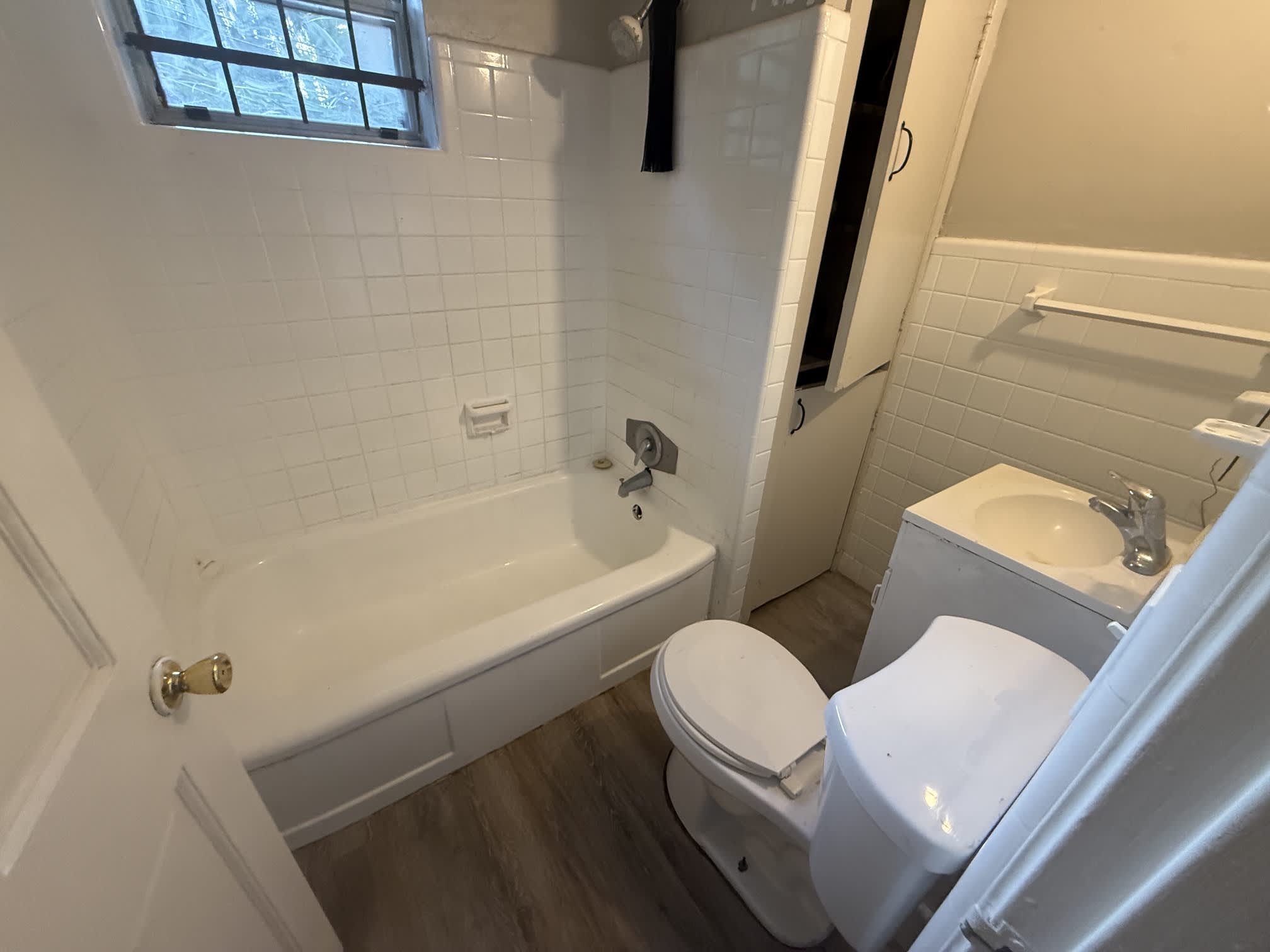 112 E 17Th St – photo 3