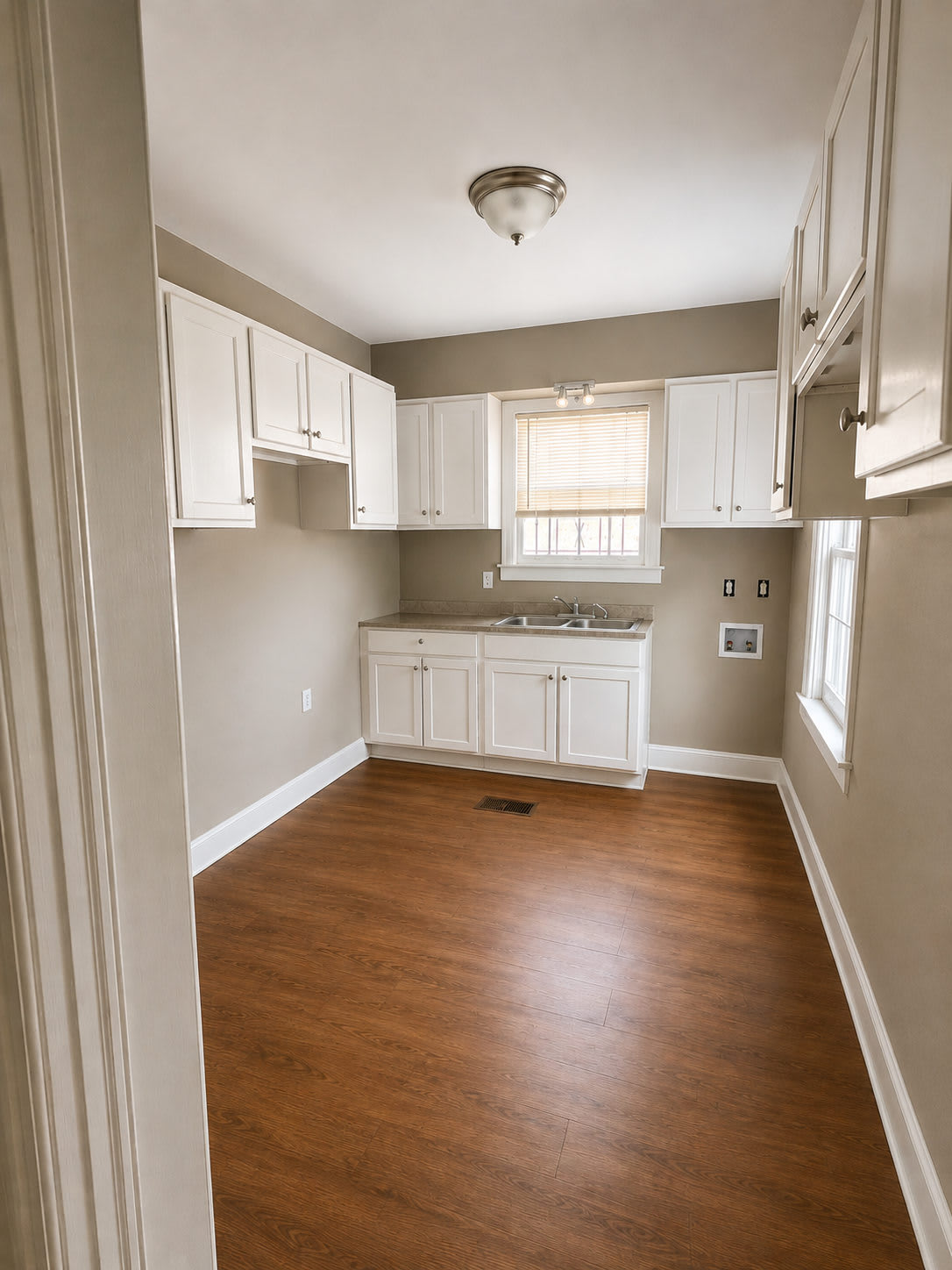 605 East Mckellar Avenue – photo 3