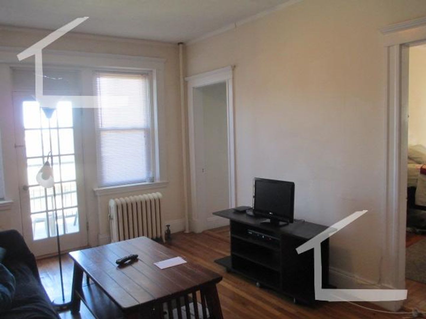 Large 2 bed located near the Green Line in Allston. – photo 5