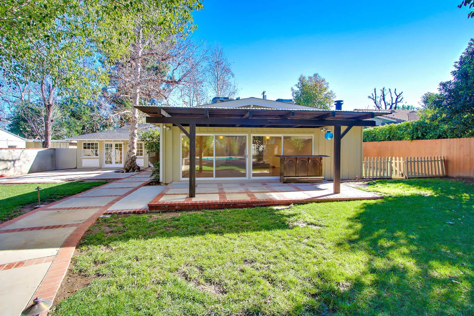 ENTERTAINER'S DELIGHT! GATED ESTATE IN SOUGHT AFTER COLLEGE ACRES! – photo 3