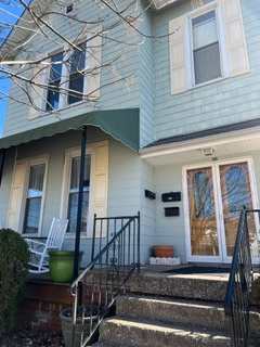 208 E Pearl St – photo 1