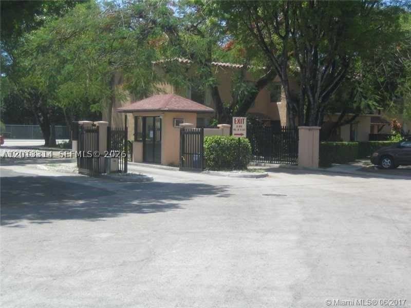 10794 N Kendall Dr – photo 2
