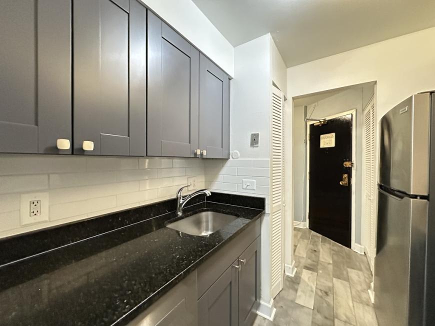 3823 Pine Grove – photo 4