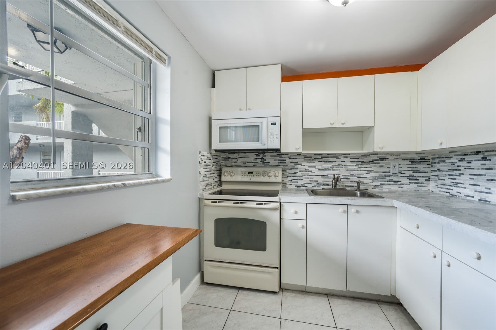 1725 W 60th St – photo 3