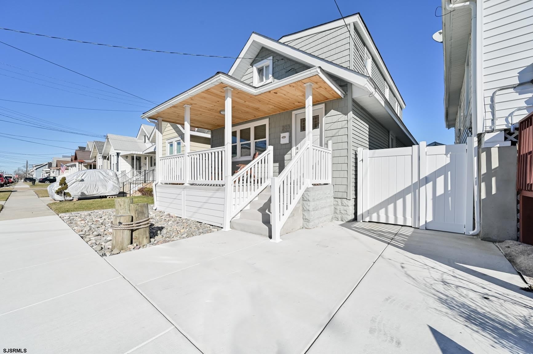 203 N Somerset Ave – photo 3