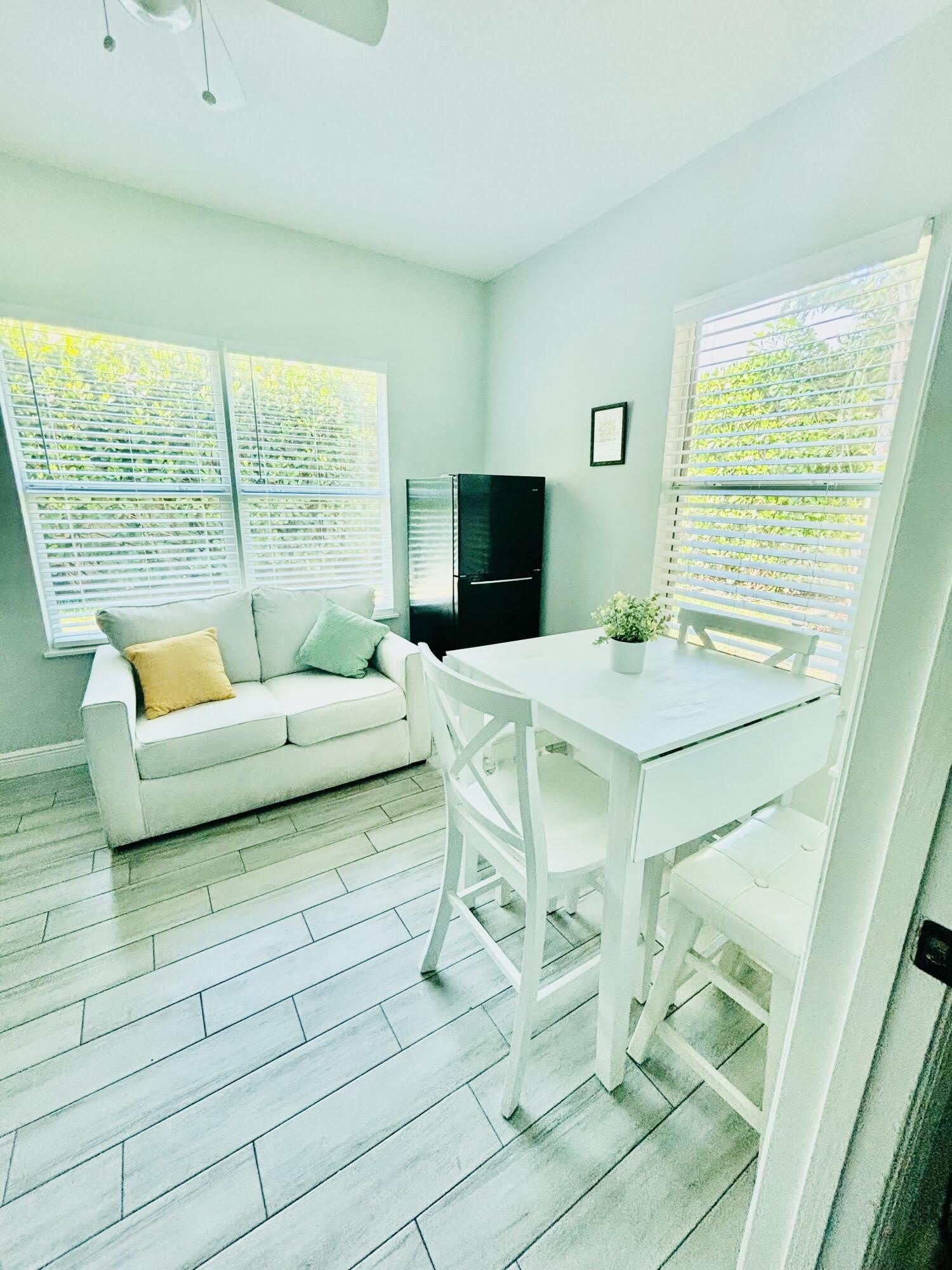 1036 Francis Street – photo 4
