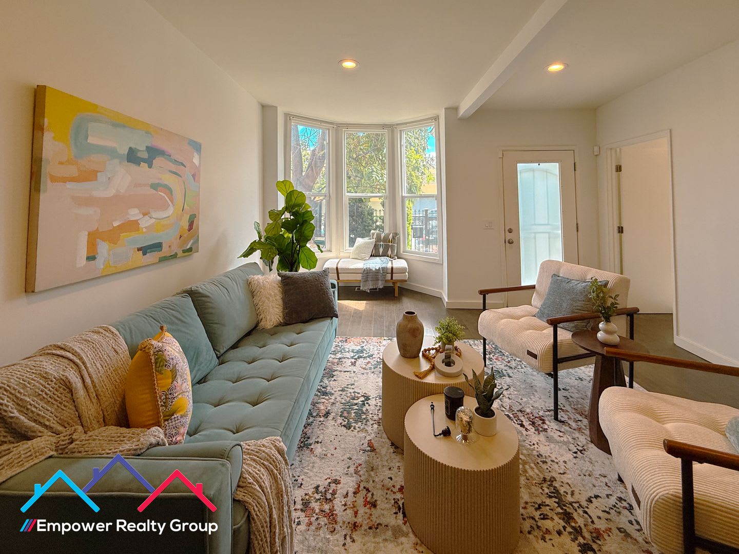 4 bed 3 bath Single-family Victorian Home in West Oakland – photo 2