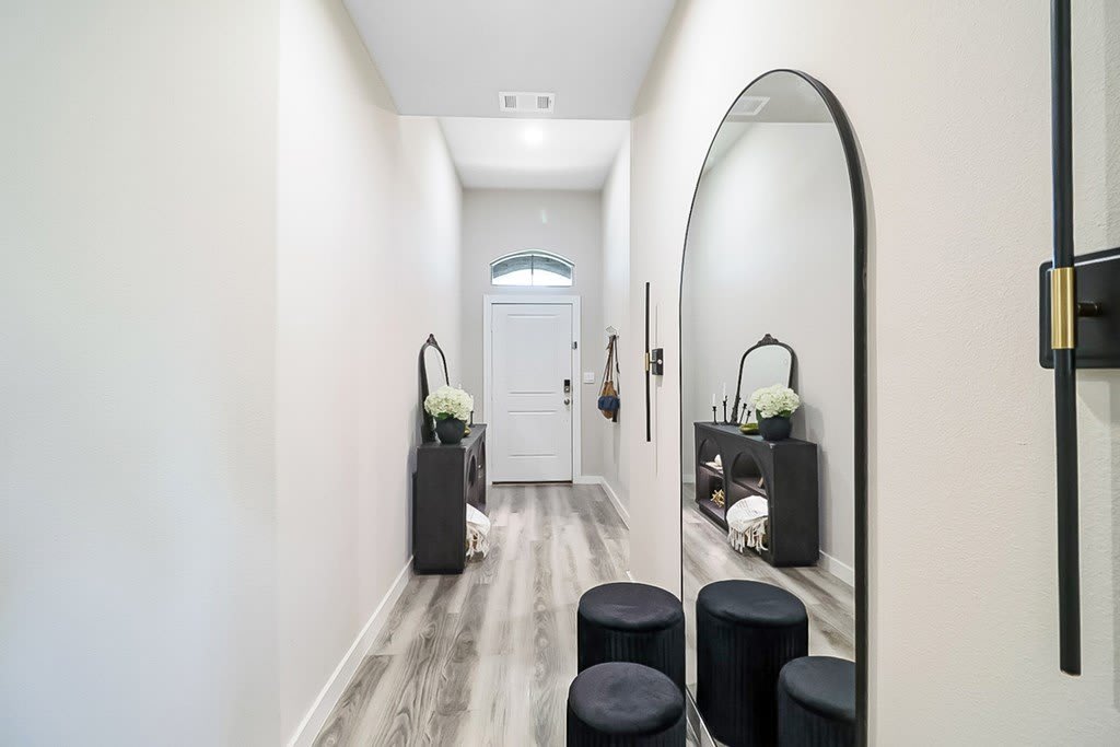 6402 Oracle Dr. – photo 2