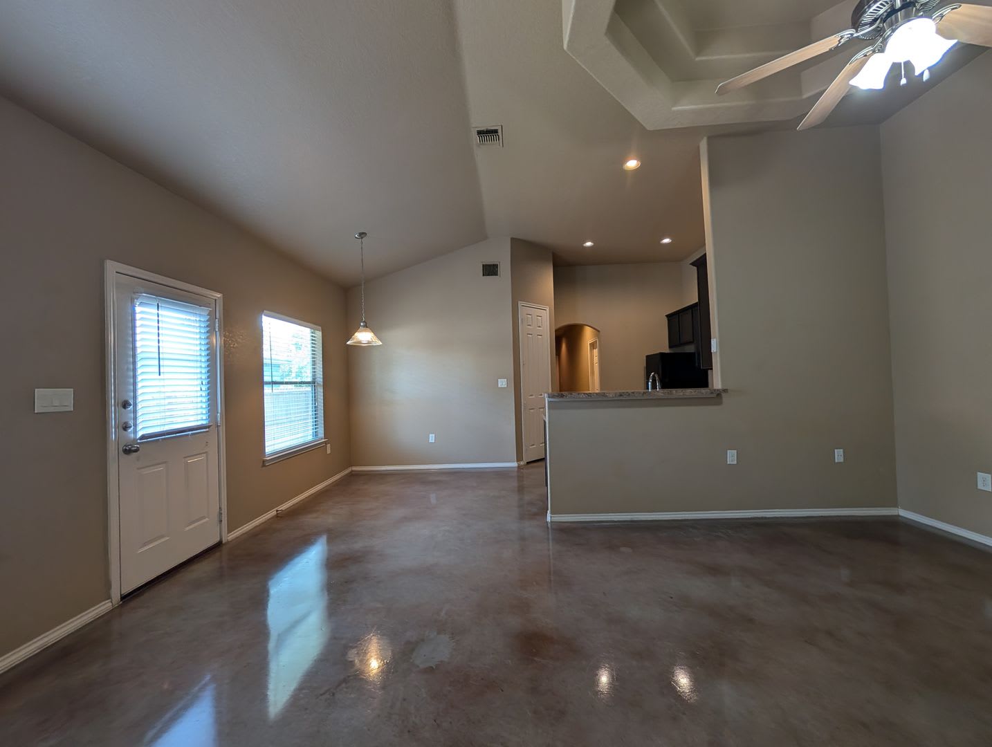 3/2/1 Duplex w/ Stained Concrete Floors Throughout! Refrigerator Included /Fenced in Yard / CISD – photo 2