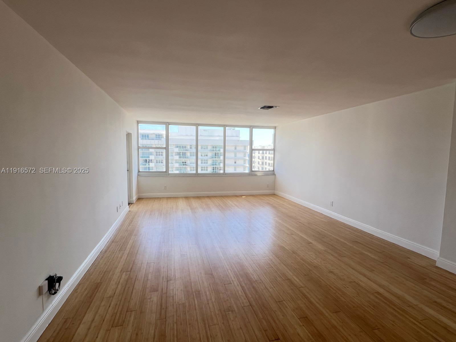 5600 Collins Avenue – photo 2