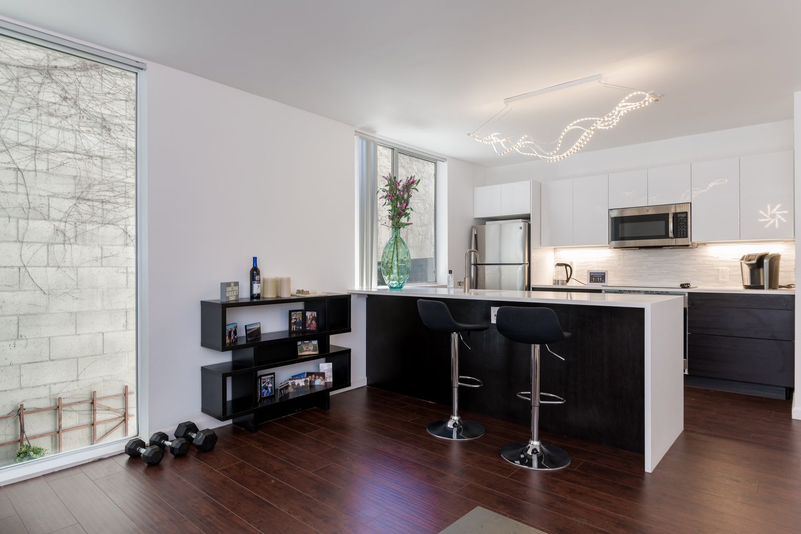 2 Bed 2 Bath in The Heart of Little Italy – photo 4