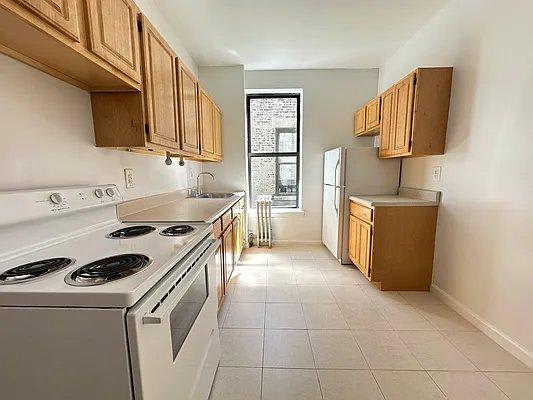 160 West 118th Street – photo 2