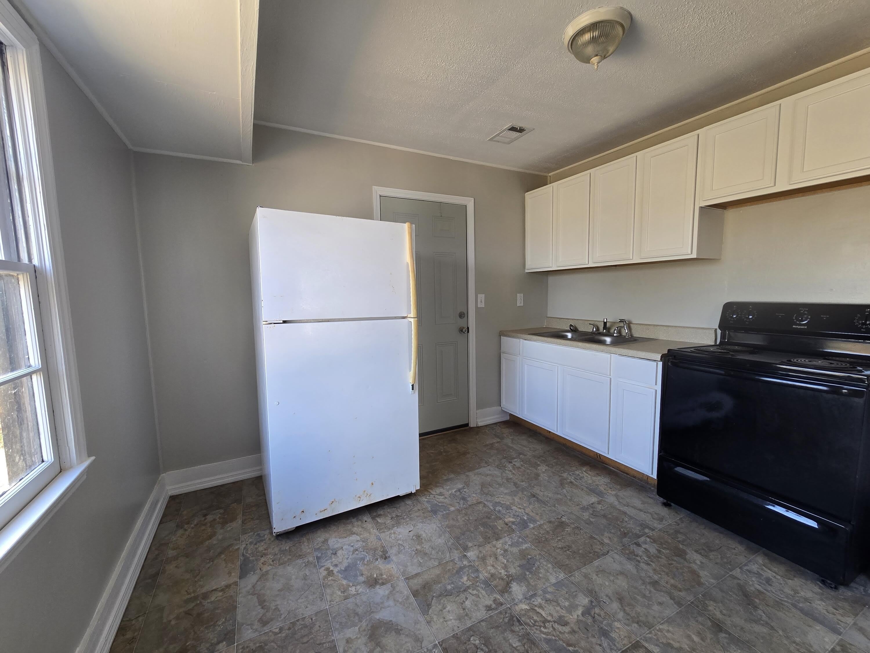 1520 Koger Street – photo 5