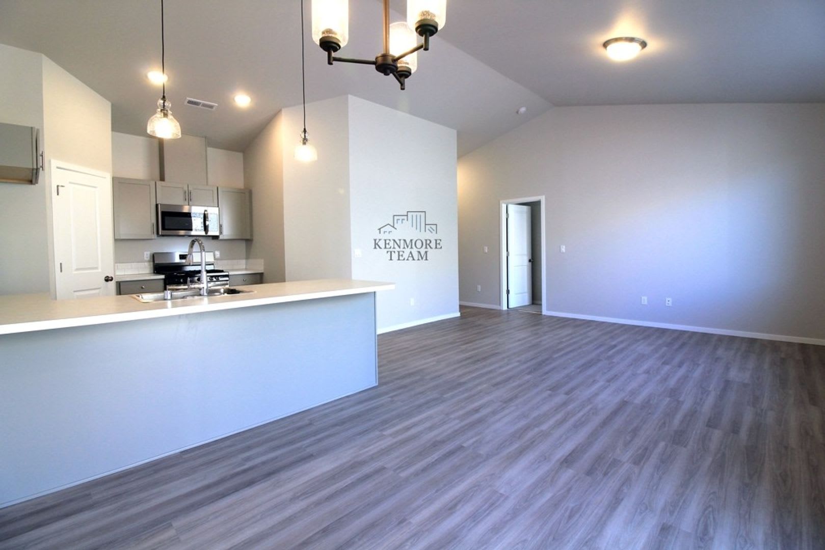 3 Bedroom, 2 Bath Townhome in West Pasco – photo 3